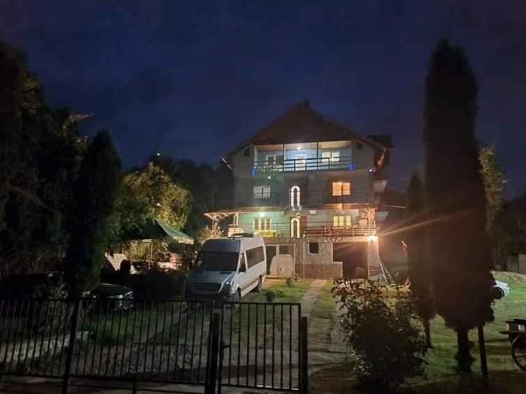 Casa Pelerinului Daire Capatineni-Paminteni Dış mekan fotoğraf