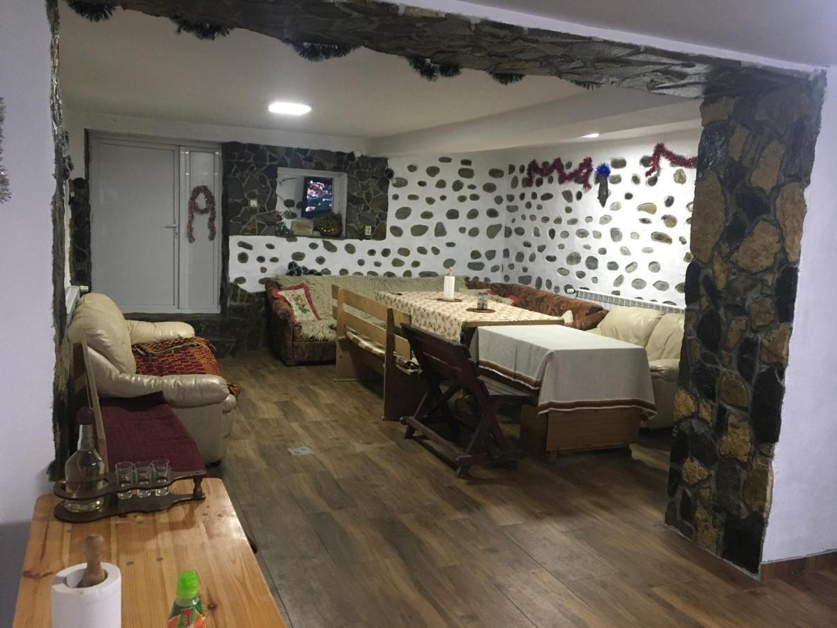 Casa Pelerinului Daire Capatineni-Paminteni Dış mekan fotoğraf